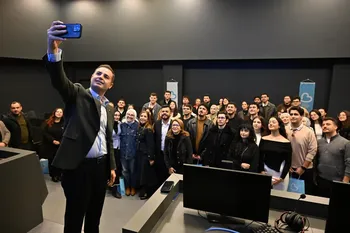 AKIN: “GENÇLERİMİZİN HER TALEBİ BİZİM ÖNCELİĞİMİZ”