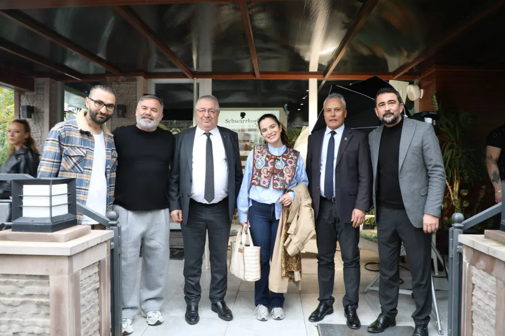 Başkan Ertaş, “Ha Gayret” Filminin Edremit Setini Ziyaret Etti