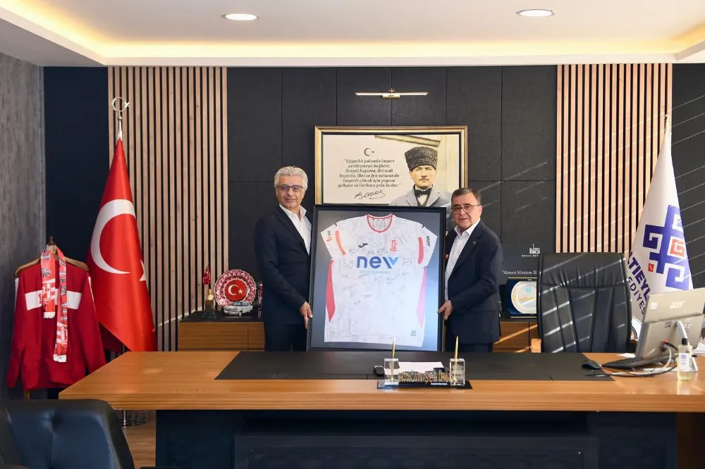 BAŞKAN HAKAN ŞEHİRLİ MAAŞINI KULÜBE BAĞIŞLADI