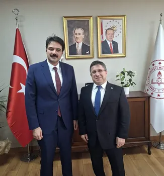 REKTÖR OĞURLU’DAN YÜKSEKÖĞRETİM VE YURT DIŞI EĞİTİM GENEL MÜDÜRÜ DR. FARUK BERAT AKÇEŞME’YE ZİYARET