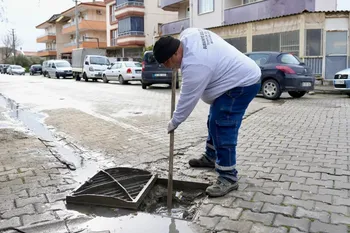 TEMİZLİK İŞLERİ EKİPLERİ 7/24 SAHADA