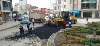 BURHANİYE BELEDİYESİ FEN İŞLERİ EKİPLERİ ULAŞIM GÜVENLİĞİ İÇİN SAHADA