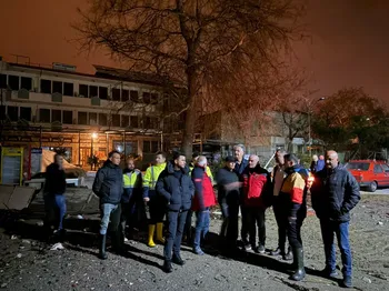 EDREMİT BELEDİYESİ LODOSUN YARALARINI SARMAK İÇİN SAHADA