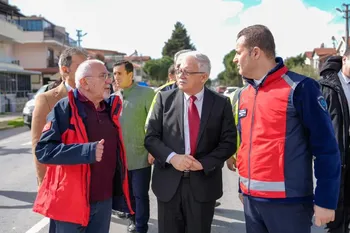 BURHANİYE’DE YOL GÖÇÜKLERİNE YERİNDE İNCELEME