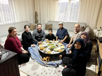 BAŞKAN SERKAN SAK’TAN ŞEHİT AİLESİNE ANLAMLI ZİYARET