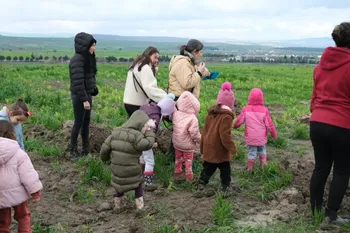 MİNİK ELLERDEN BAÜN KAMPÜSÜNE YEŞİL DOKUNUŞ