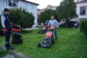 AYVALIK’TA PARK VE BAHÇELERDE BAHAR HAZIRLIĞI 