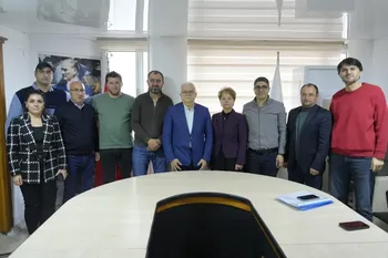 BURHANİYE BELEDİYESİ’NDEN SPOR KULÜPLERİNE TAM DESTEK