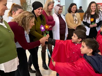 MİNİKLERDEN BELEDİYE’YE 8 MART ZİYARETİ  